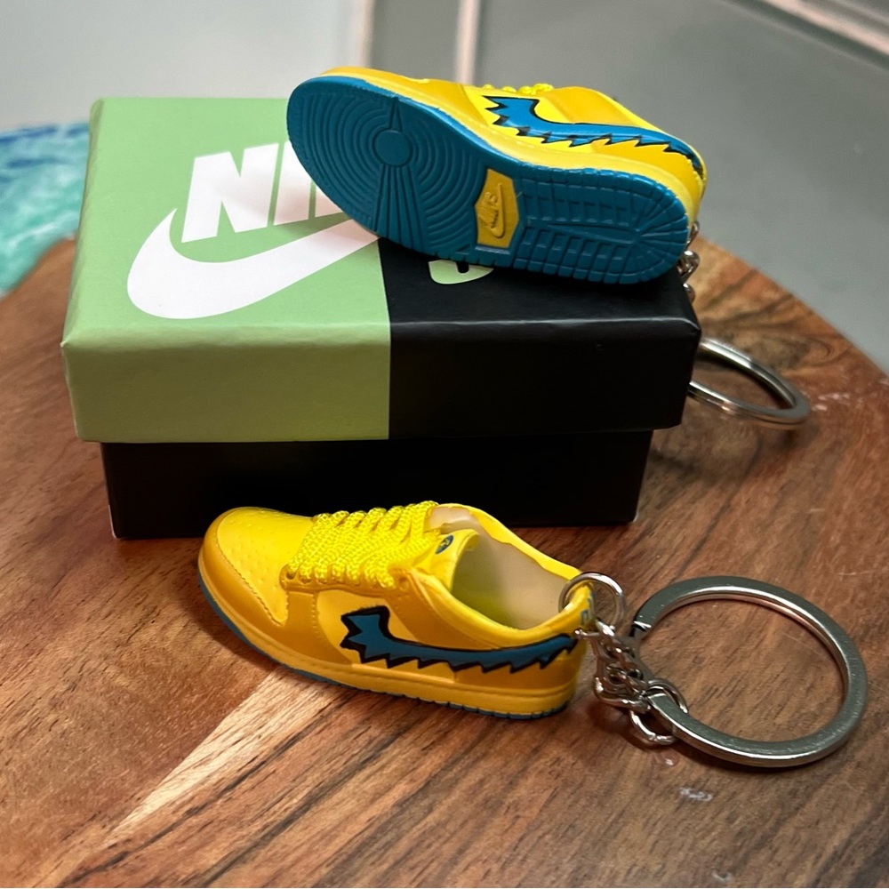 NIKE Grateful Dead Dunks 3D Keychains one pair - Picture 2 of 8